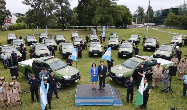 Junto a Patricia Bullrich, Ramón Lanús presentó 33 patrulleros nuevos que se suman para reforzar la seguridad