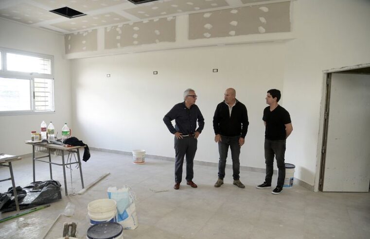Zamora visitó la obra de ampliación de la Escuela Secundaria N° 32 en Benavídez