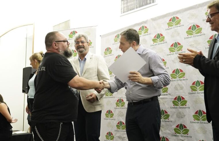 Gray entregó diplomas a egresados y egresadas de la UTN