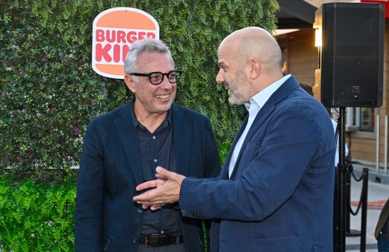 Zamora acompañó la inauguración oficial de las nuevas sucursales de Burger King y Starbucks en Tigre