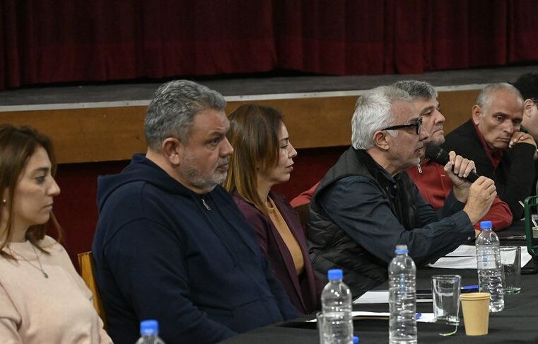Zamora: “Nos convocamos para formar una opción a las políticas del gobierno de Milei”