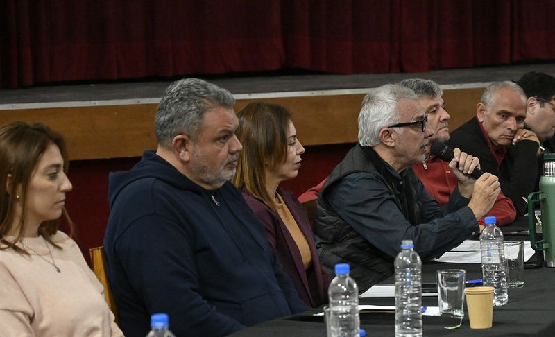 Zamora: “Nos convocamos para formar una opción a las políticas del gobierno de Milei”