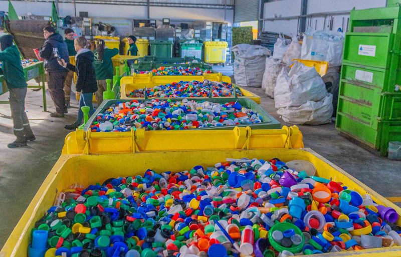San Fernando recicló otros 7 mil kilos de tapitas plásticas y papeles para ayudar al Hospital Garrahan