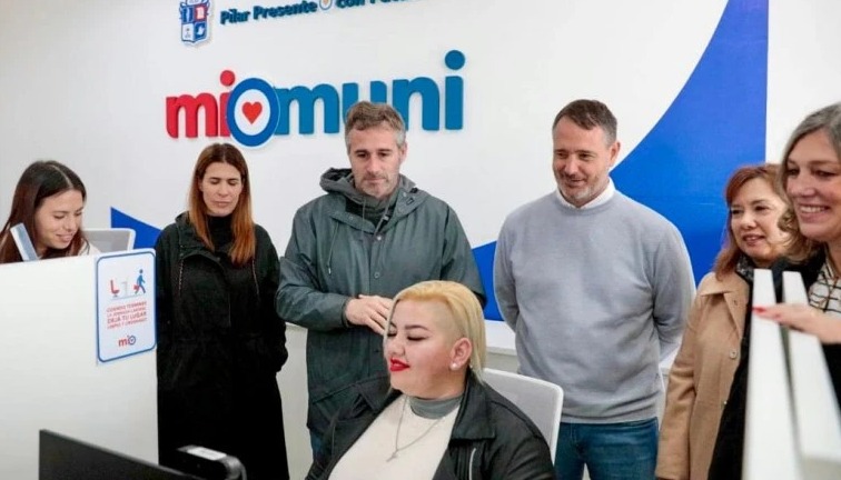 Achával inauguró el nuevo Registro Civil de Manzanares