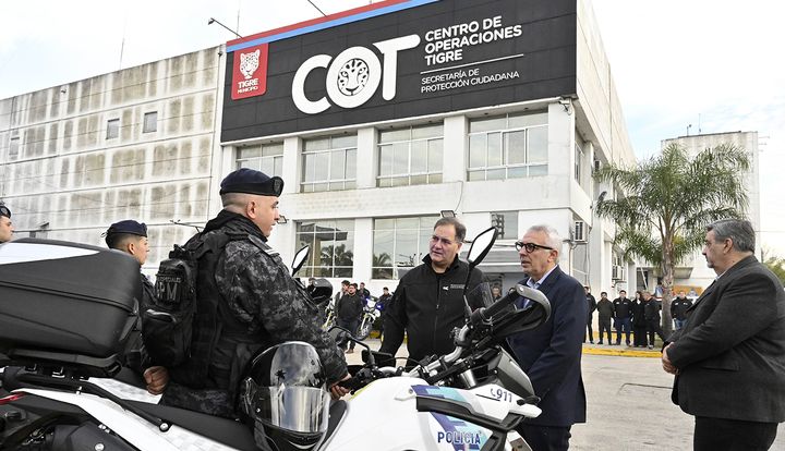 Zamora y Alonso entregaron nuevos móviles para el Sistema de Protección Ciudadana de Tigre