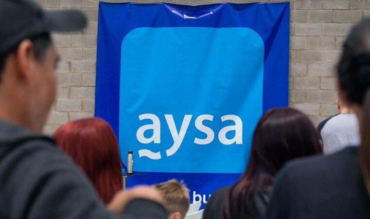 El Gobierno avanza con la privatización total de AySA