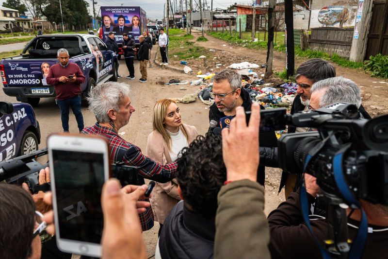 Valenzuela recorrió José C. Paz y criticó la falta de higiene urbana y el déficit de servicios