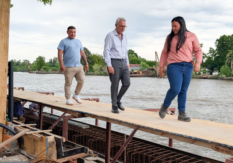 En el Puerto de Frutos, Zamora supervisó la construcción de un mirador peatonal