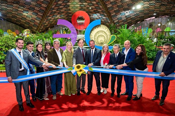 La 62ª Fiesta Nacional de la Flor abrió sus puertas: “Pese a la crisis, sostenemos con orgullo este evento que nos une y representa”