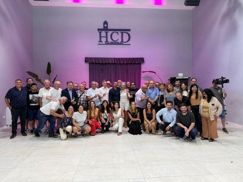 Miguel Escalante encabezó el brindis de fin de año en el HCD de Tigre con periodistas locales y concejales