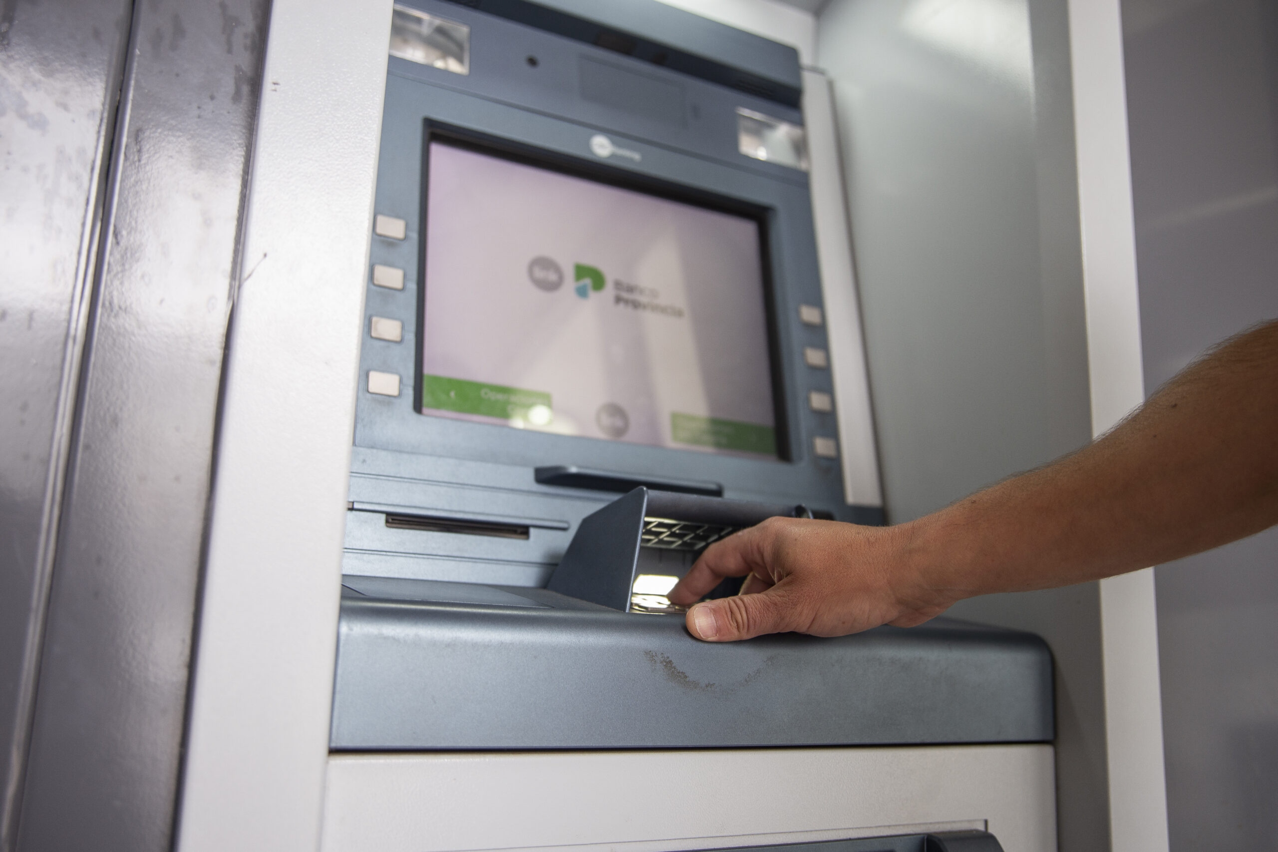 Tres de Febrero elimina la tasa al cajero automático