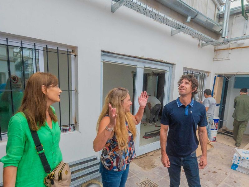 Andreotti visitó la obra de renovación de la Escuela Especial N°503