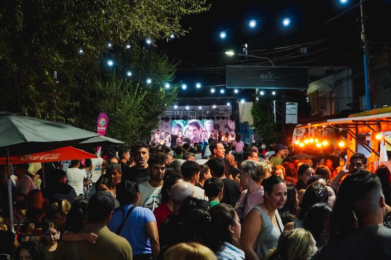 Más de 6 mil personas se sumaron a la octava edición de la Peatonal Ochentosa en Escobar