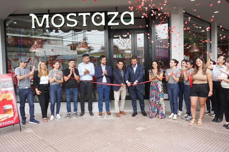 Portal Municipal de Empleo: el nuevo Mostaza de Escobar incorporó a 60 trabajadores del distrito