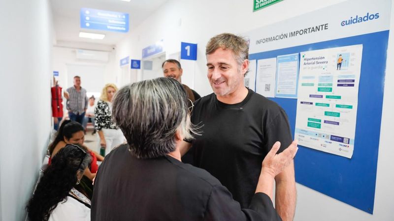 Achával recorrió el Centro de Atención Primaria de La Lonja