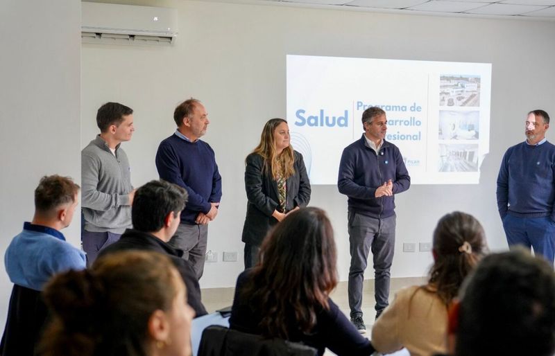 Achával se reunió con médicos del Hospital Central y anunció nuevas capacitaciones para fortalecer el sistema de salud de Pilar