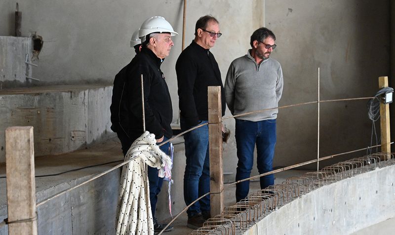 Zamora recorrió el futuro Teatro Municipal de El Talar