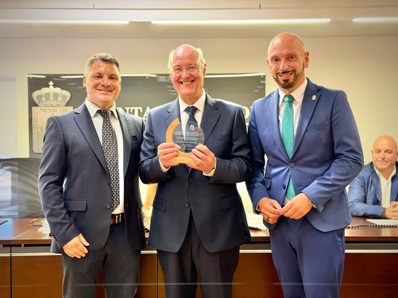 San Andrés de Giles formalizó su hermanamiento con Laredo y presentó el potencial productivo y cultural en España